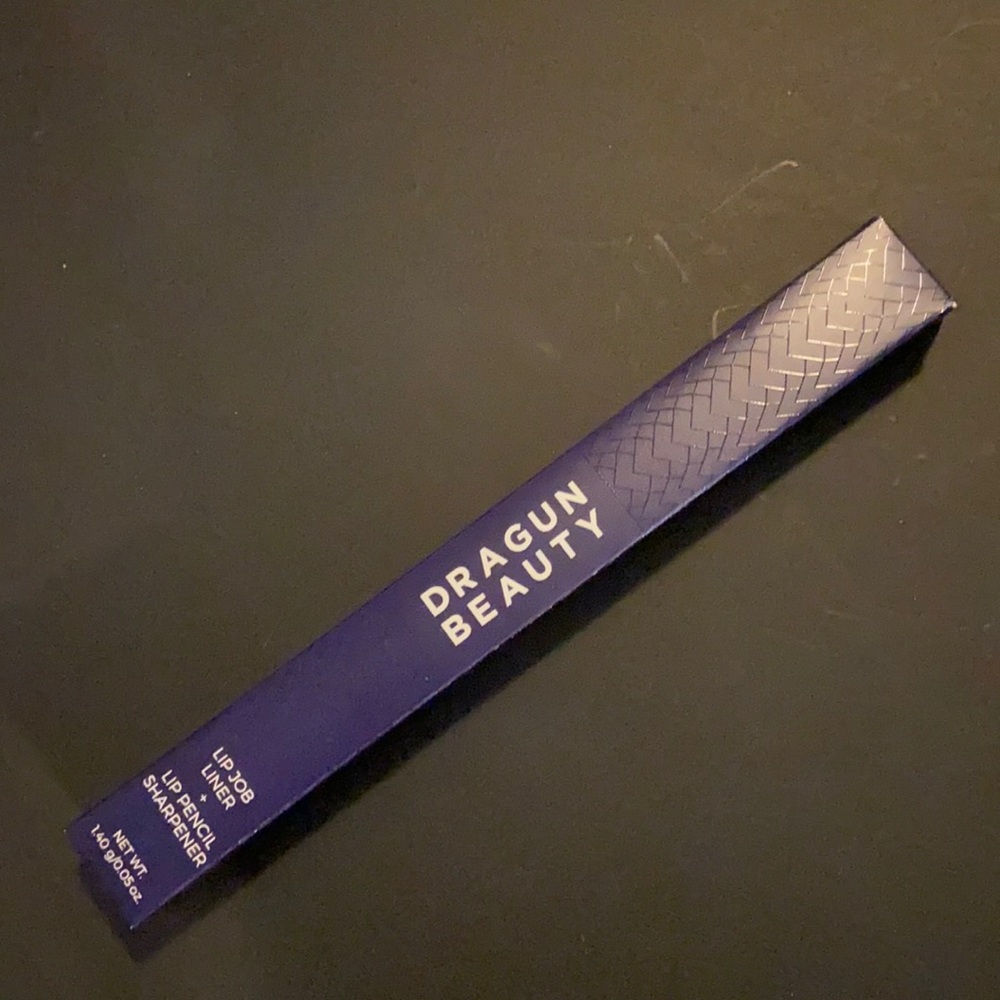 Nwt dragon beauty lip job liner with sharpener